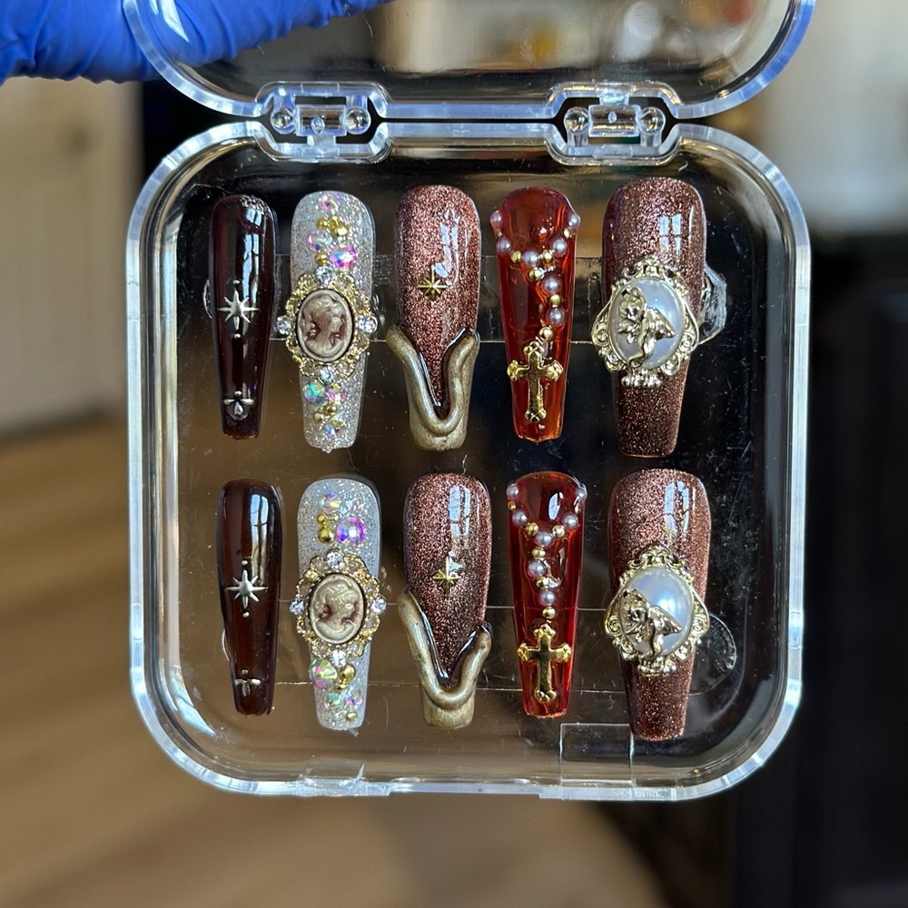 Met Gala inspired REUSABLE press ons
